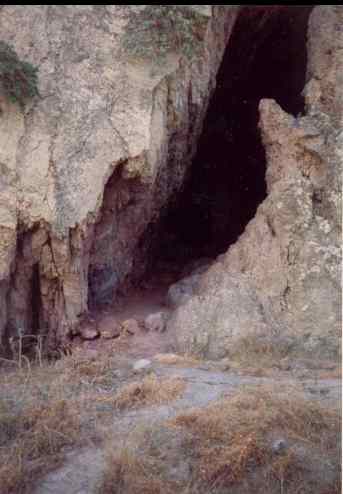 Jeskyně zvenku